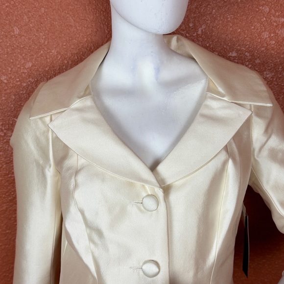 Carmen Marc Valvo Cream Pencil Skirt Set - Picture 16 of 16